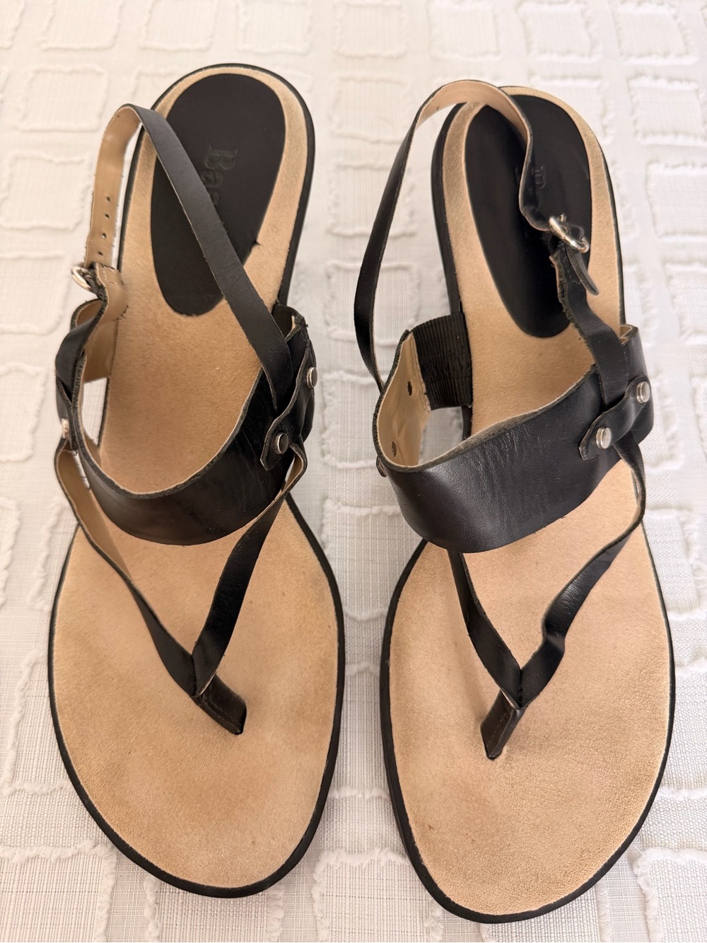 Bass Women's Size 9.5 M Black Leather Strappy Slide Kitten Heel Sandals Brazil